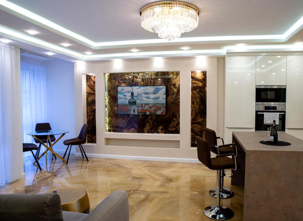 Dream Apartman 2 With Free Parking Győr Esterno foto