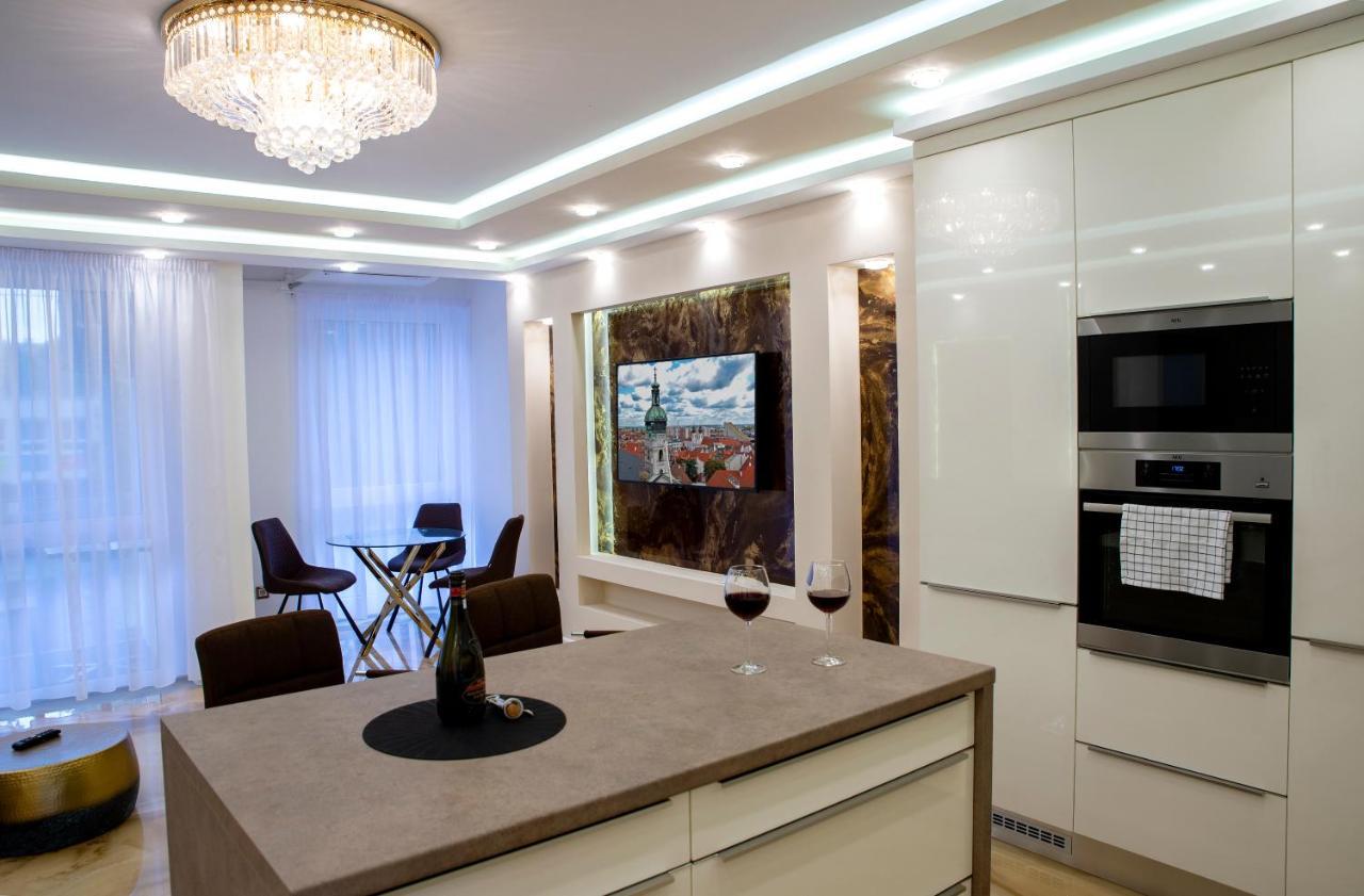 Dream Apartman 2 With Free Parking Győr Esterno foto
